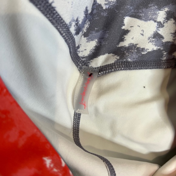 Free People Movement High-Rise Ankle Printed Wave Rider Cutouts Back Leggings - Picture 9 of 9